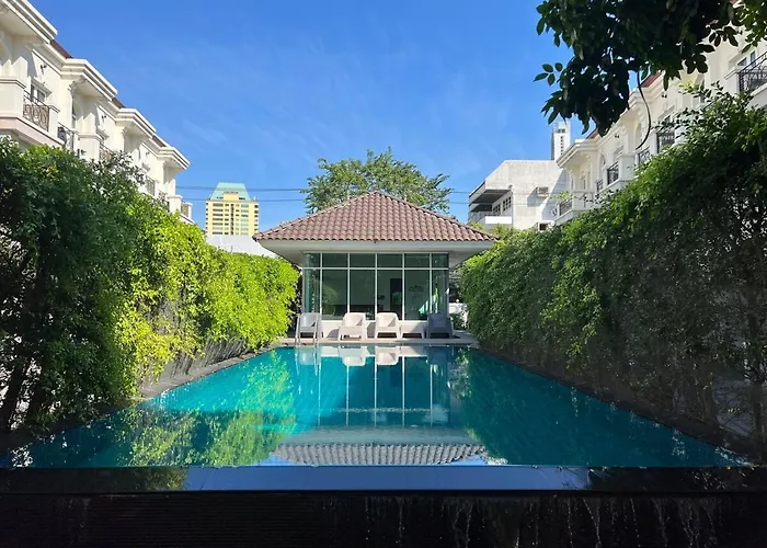 Entire 3bedroom Townhome, Shared Swimming Pool In Sukhumvit, 2904 *
