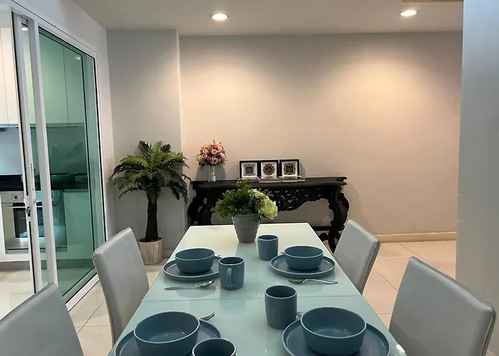 Entire 3bedroom Townhome, Shared Swimming Pool In Sukhumvit, 2904 度假居 曼谷
