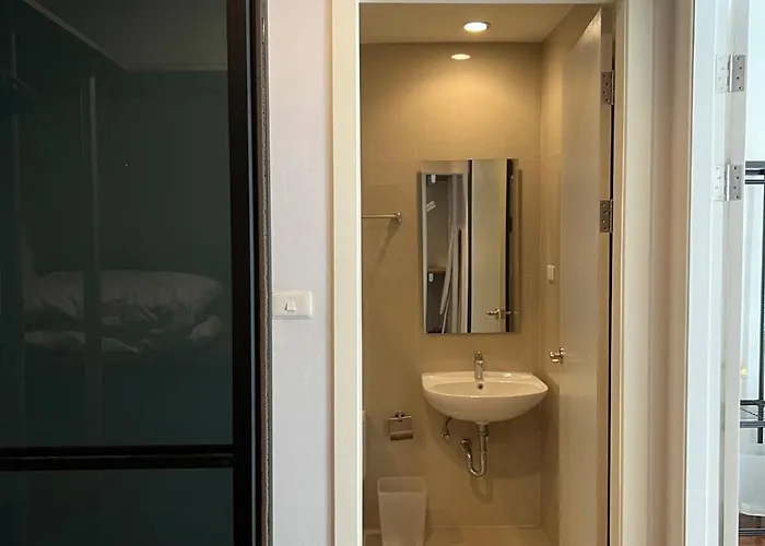 度假居 Entire 3bedroom Townhome, Shared Swimming Pool In Sukhumvit, 2904 曼谷