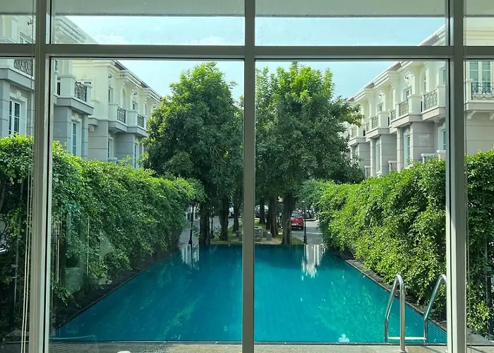 Entire 3bedroom Townhome, Shared Swimming Pool In Sukhumvit, 2904 度假居 *