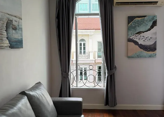 Entire 3bedroom Townhome, Shared Swimming Pool In Sukhumvit, 2904 *