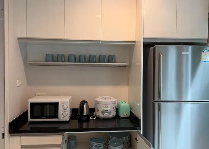 Entire 3bedroom Townhome, Shared Swimming Pool In Sukhumvit, 2904 度假居