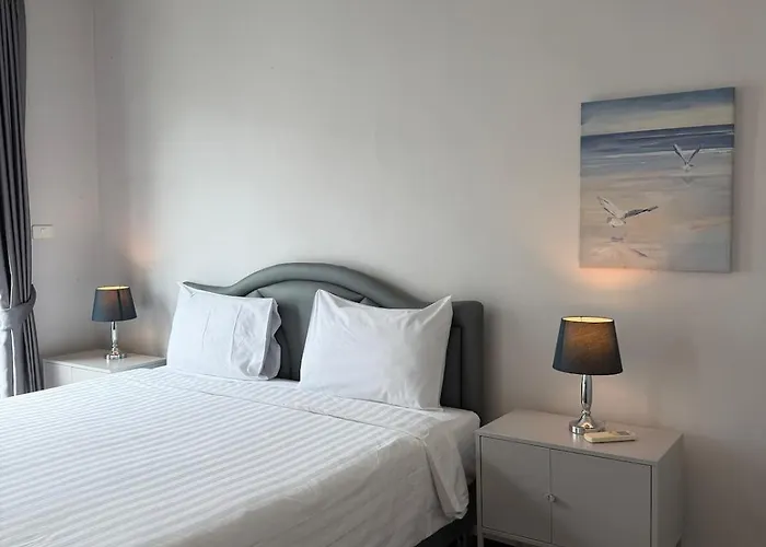 Entire 3bedroom Townhome, Shared Swimming Pool In Sukhumvit, 2904 度假居 *