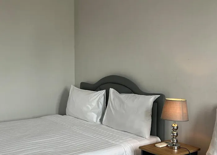 Entire 3bedroom Townhome, Shared Swimming Pool In Sukhumvit, 2904 度假居