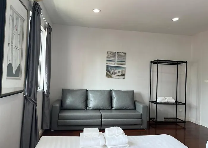 Entire 3bedroom Townhome, Shared Swimming Pool In Sukhumvit, 2904 * 曼谷