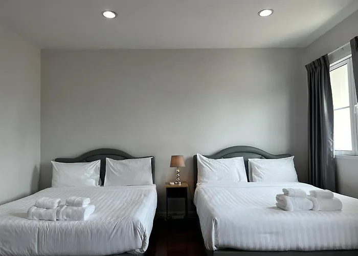 Entire 3bedroom Townhome, Shared Swimming Pool In Sukhumvit, 2904