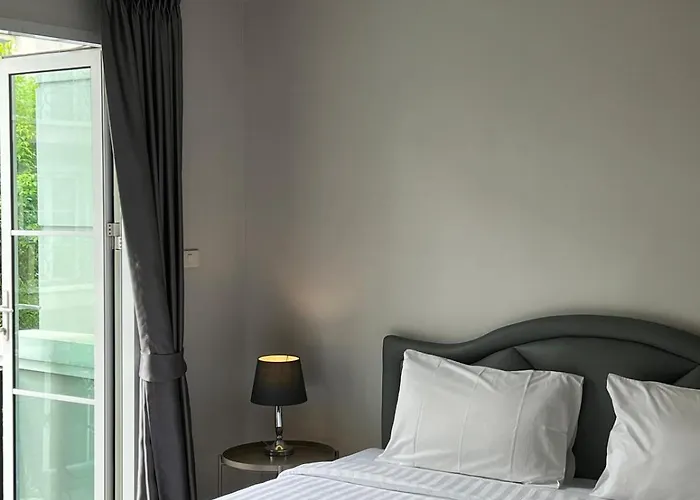 Entire 3bedroom Townhome, Shared Swimming Pool In Sukhumvit, 2904 * 曼谷